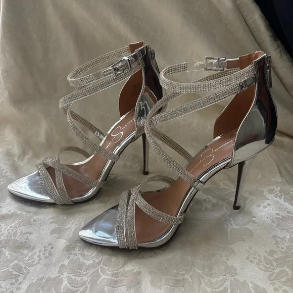 NWOT Jessica Simpson Silver/Crystal Waylane Sandal, Size 8.5 - Picture 3 of 15
